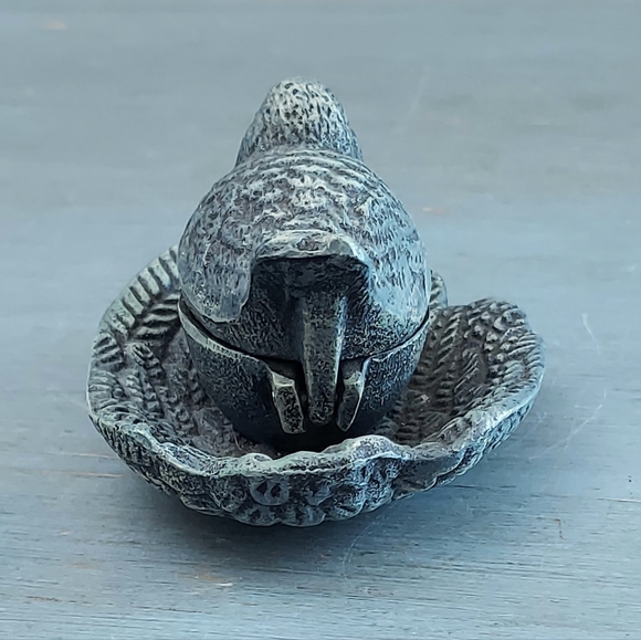 Vintage Cast Iron Bird/Leaf Trinket Box - Picture 7 of 9